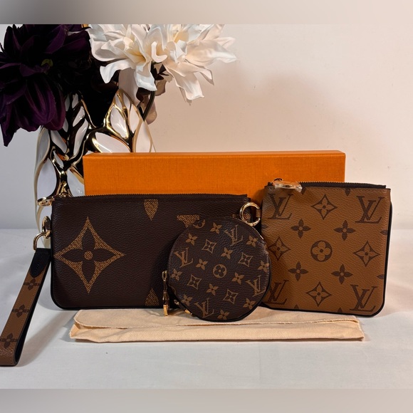 Louis Vuitton Trip Pouch Reverse - Picture 1 of 16